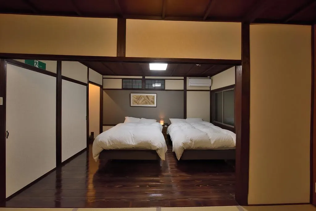 Inari Ohan Kioto 0*,  Japón